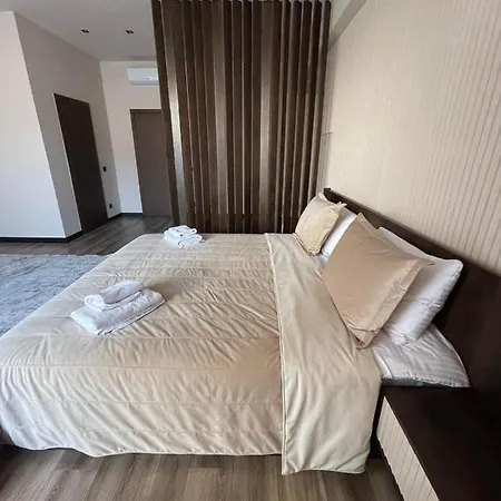 Hotel Garden Plaza *