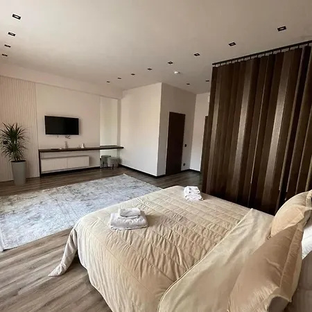 Garden Plaza Hotel *