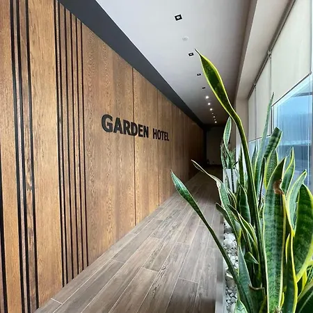 Hotel Garden Plaza Neresnytsya