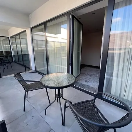 Garden Plaza מלון *