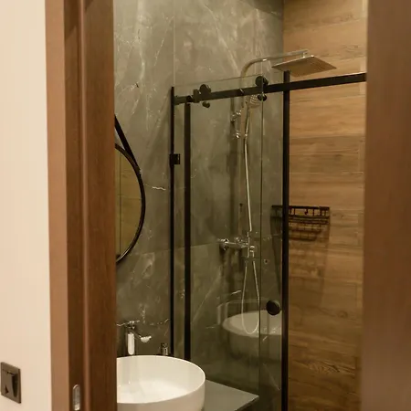 Garden Plaza מלון